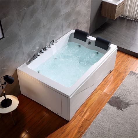 large alcove tub